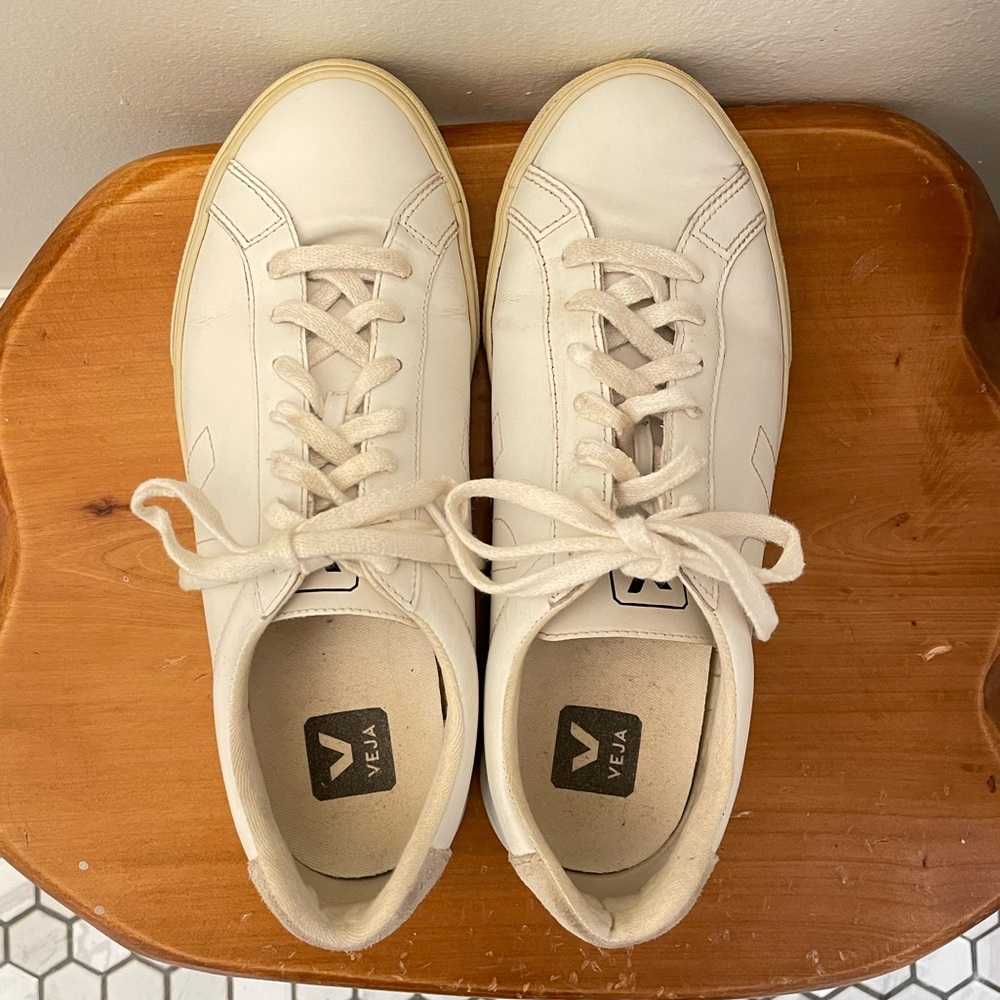 Veja Esplar white leather sneakers. Very good used condition.